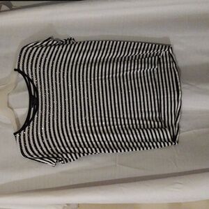 Glitzy Design History black & white Missy L top,